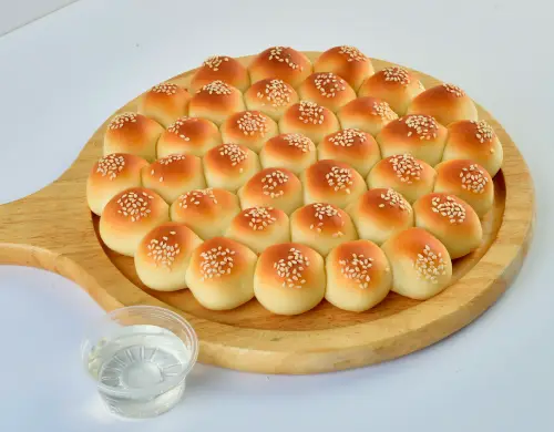 خلية سمسم وتجربة المخبوزات الطازجة